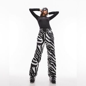 Topshop Sno straight leg ski pants in zebra print size 2 like new